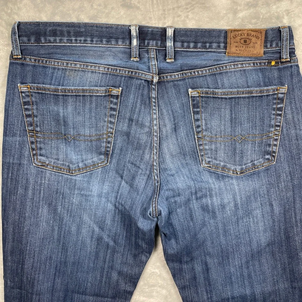 Lucky Brand 361 Vintage Straight Jeans Mens 38x32 Blue Medium Wash Distressed
